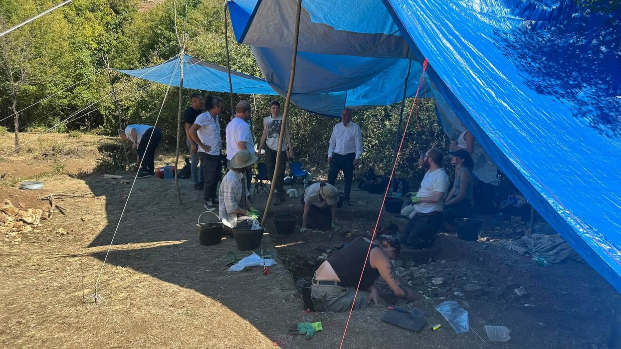 Gjurmë të Paleolitit në Verboc të Drenasit, studiuesit dyshojnë për dëshmi deri në 70 mijë vjet të vjetra
