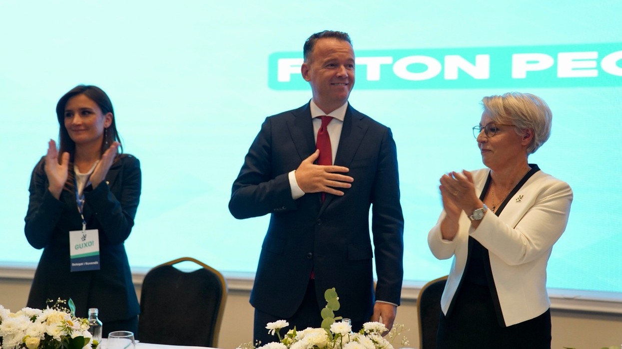 Faton Peci zgjedhet kryetar i Guxo, Donika Gërvalla largohet nga udhëheqja
