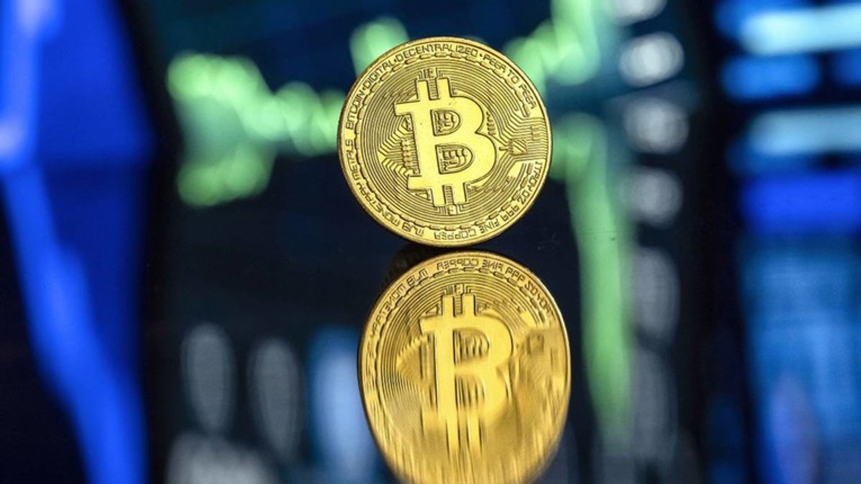 22-vjeçari nga Singapori pranon vjedhjen e 240 milionë dollarëve në Bitcoin – paratë i shpenzoi në makina luksoze dhe klube nate