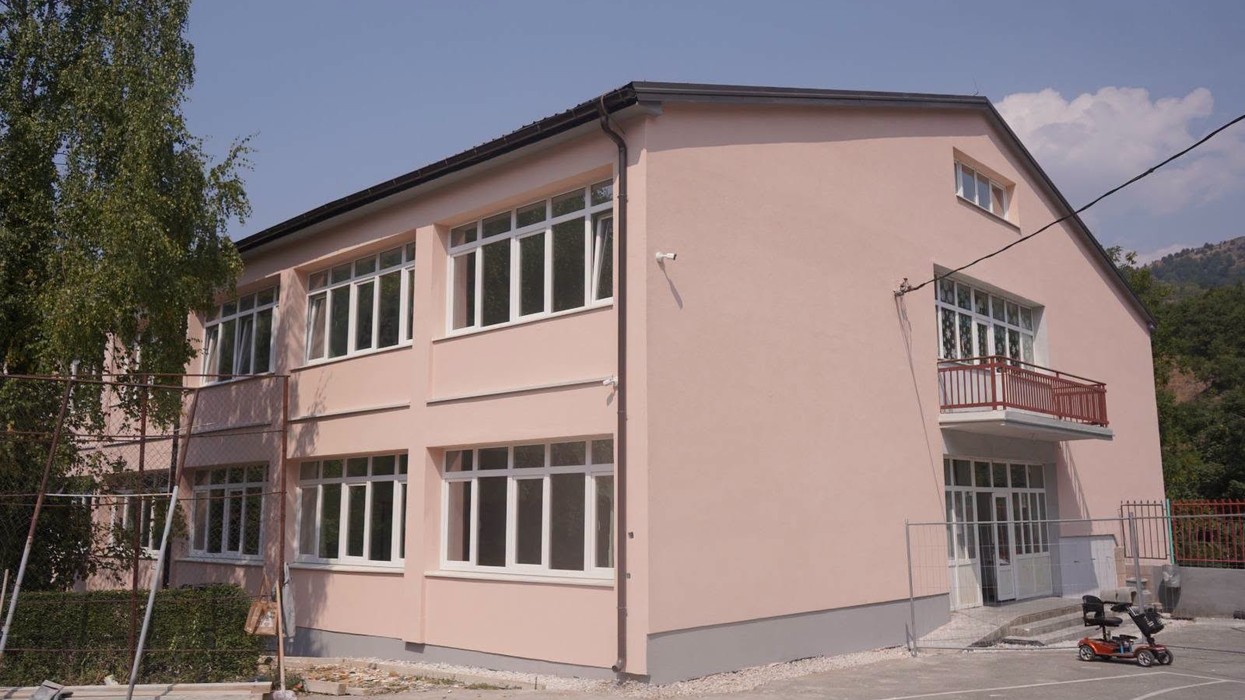 Investime në shkollën “25 Maji” në Lubinjë të Prizrenit, përmirësohen kushtet për nxënësit