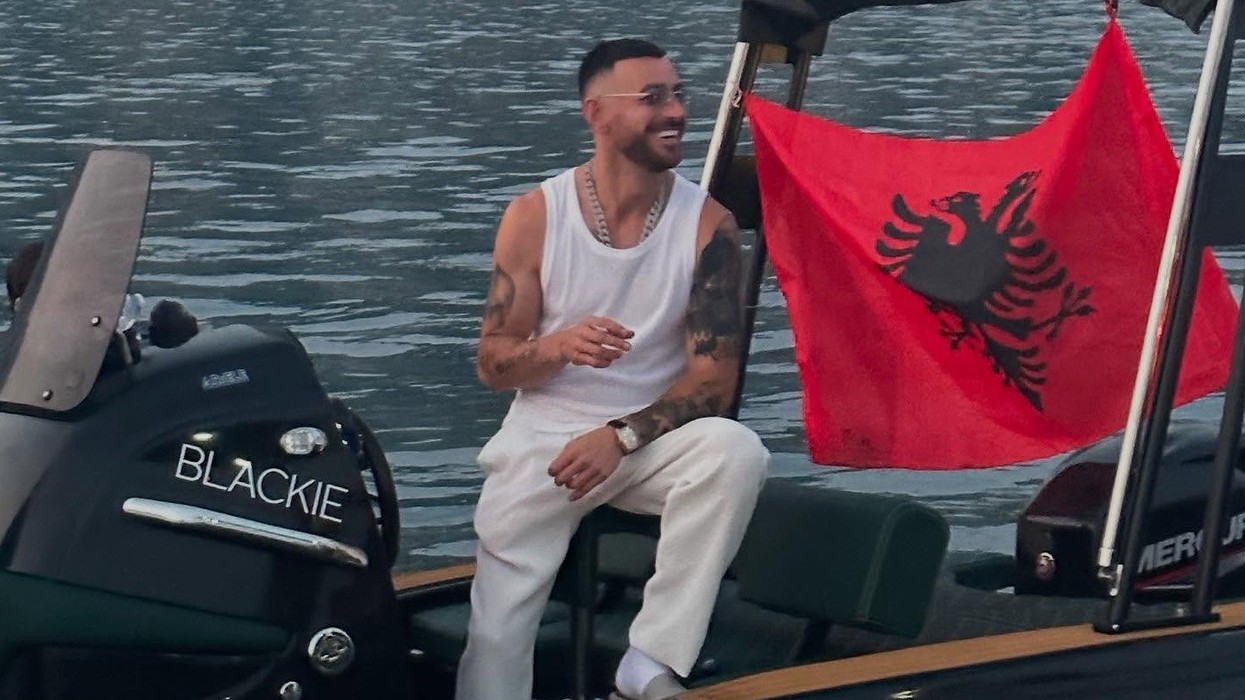 "Kjo nuk është lamtumirë", Sresi paralajmëron për një tërheqje nga muzika