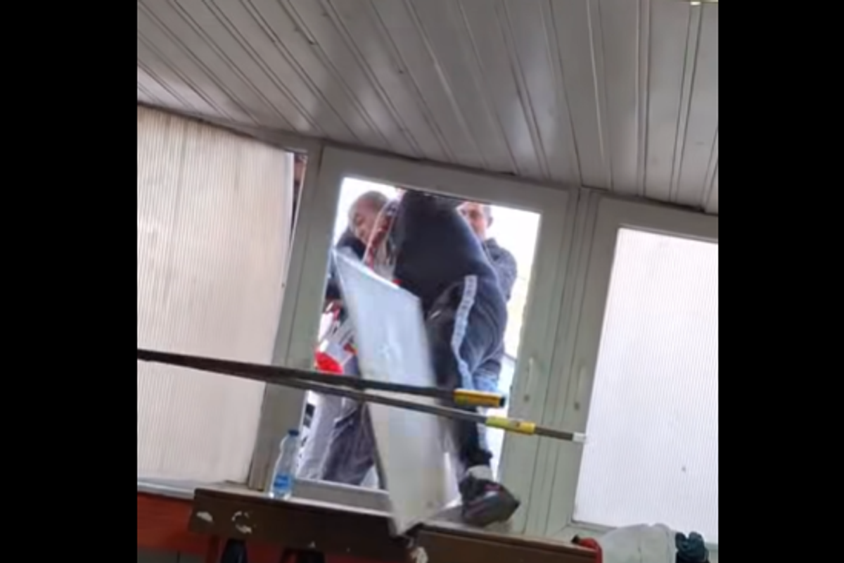 Vetëm gjobë për sulmuesin e futbollistëve të Shkëndijës së Haraçinës në Prilep Vetëm gjobë për sulmuesin e futbollistëve të Shkëndijës së Haraçinës në Prilep