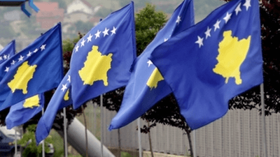 2016/01/flamuri-kosoves-rruge.png