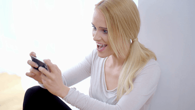 2016/08/excited-young-woman-reading-an-sms-on-her-mobile_4yakuz2c_thumbnail-1080_01.png