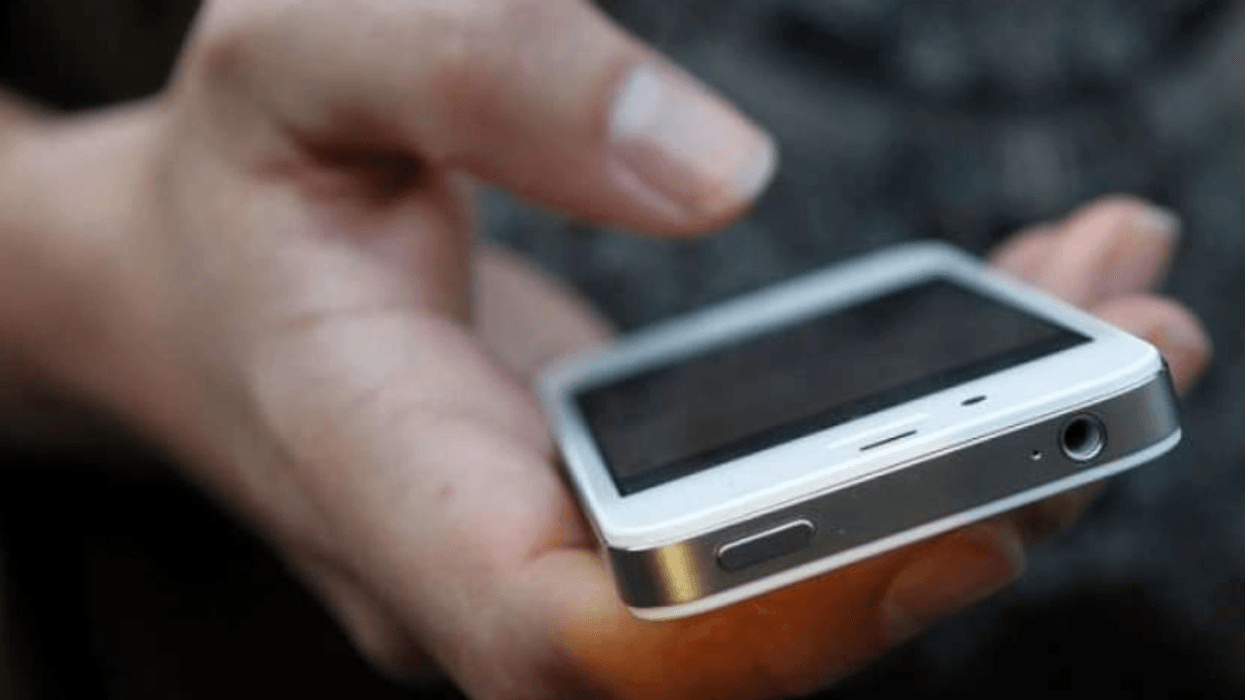 Kërcënoi dy persona përmes telefonit, i dyshuari ndalohet për 48 orë