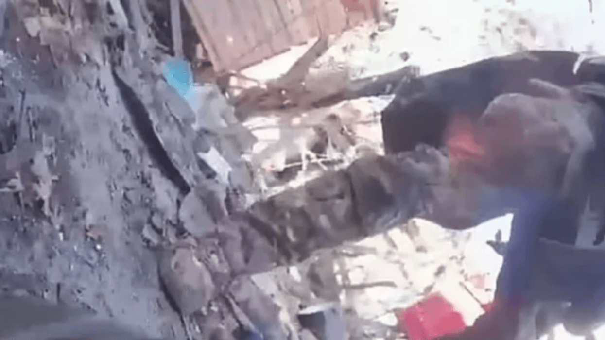 Ushtari ukrainas dhe ai rus, në një betejë deri në vdekje - nderojnë njëri-tjetrin në momentet e fundit të jetës