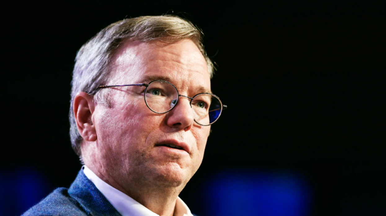 "Inteligjenca Artificiale mund të përdoret nga terroristët" - çfarë po paralajmëron ish-shefi i Google?