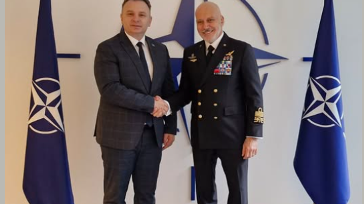 Zemaj takon admiralin Giuseppe Cavo Dragone - flasin për sigurinë, sfidat dhe stabilitetin në Kosovë dhe në rajon