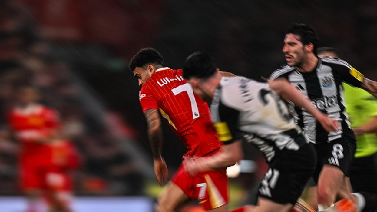 Bën shumë ftohtë për Arsenalin, Liverpooli u ikën 13 pikë në luftën për titullin kampion në Ligën Premeir