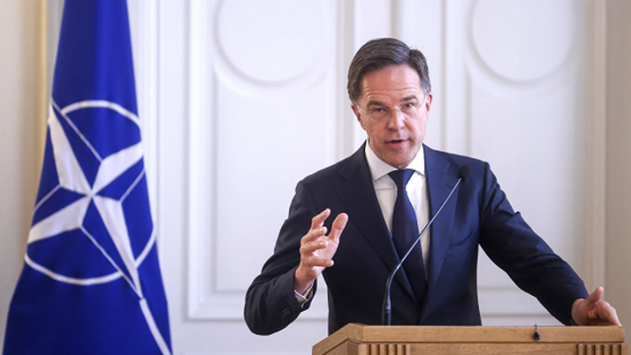 Udhëheqësi i NATO-s paralajmëron Rusinë të presë një reagim 'shkatërrues' nëse ndonjëherë sulmon Poloninë