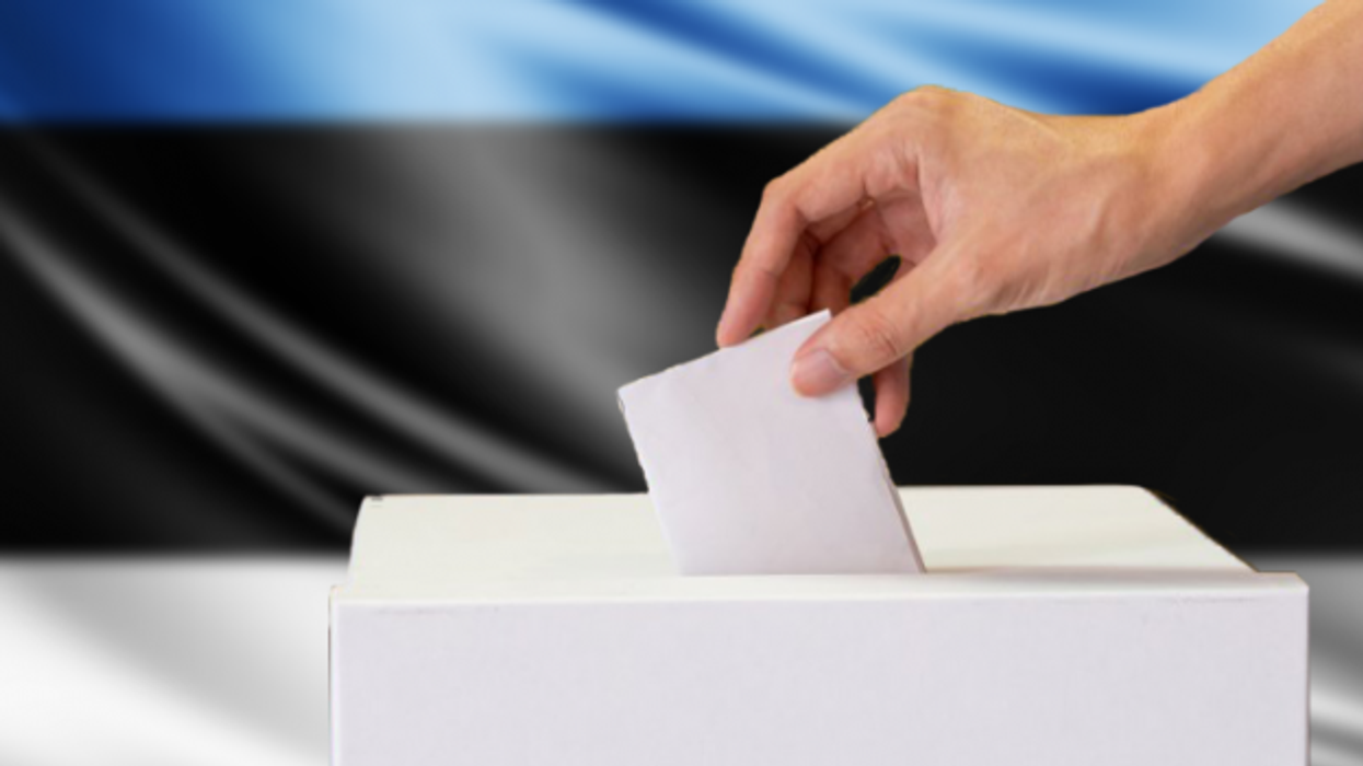 Estonia ndryshon kushtetutën - rusët dhe bjellorusët nuk mund të votojnë në këtë vend