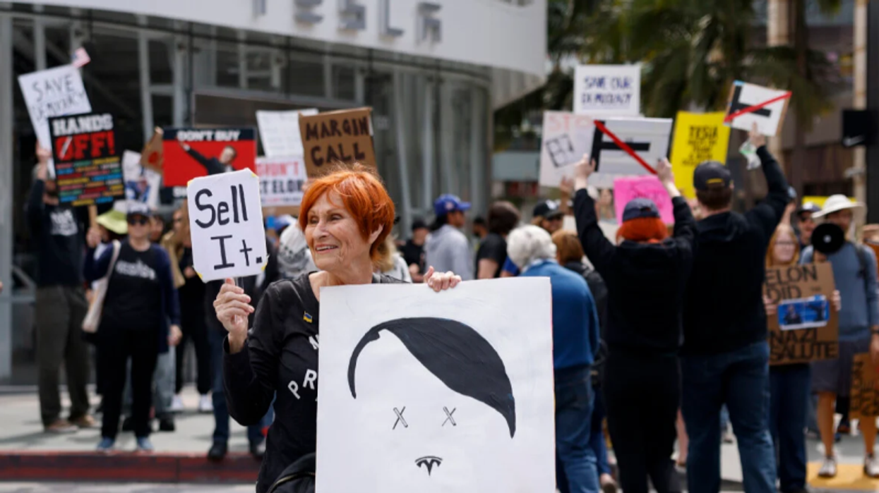 Bota ngritet kundër Elon Muskut, 200 protesta në ditë kundër pronarit të Teslas