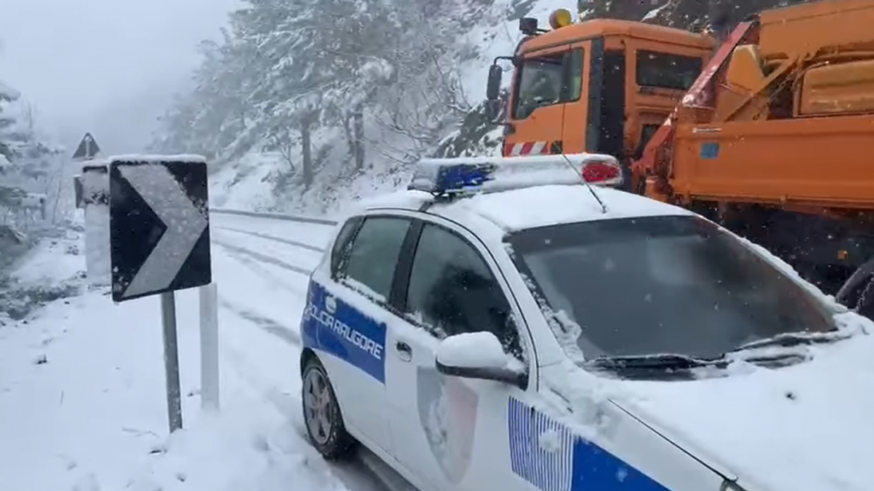 Reshjet e borës në disa zona të Shqipërisë, Mbrojtja Civile: Po punohet për të mbajtur hapur akset rrugore
