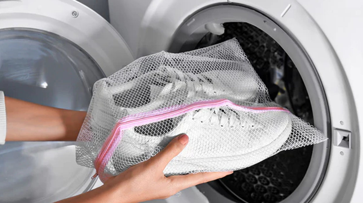 Artikujt që nuk duhet t'i lani me makinë larëse