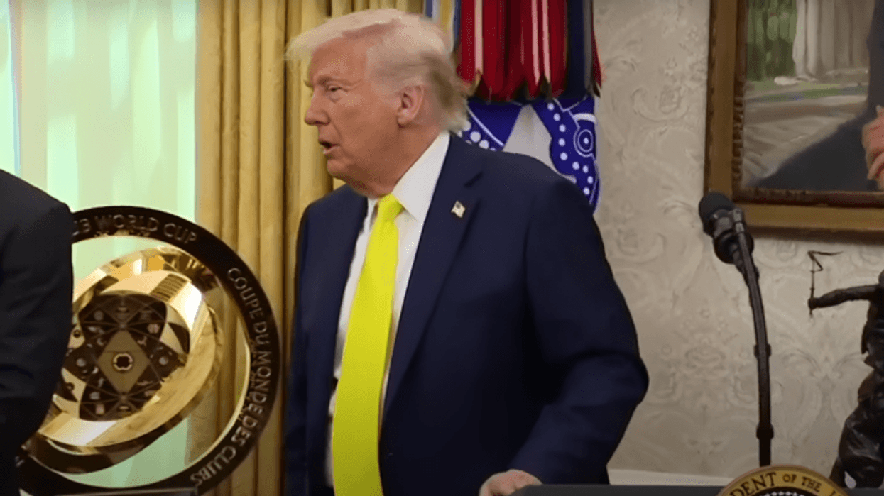 Mbesës së mjekut Oz i ra të fikët në Shtëpinë e Bardhë, Trumpit iu desh të ndalonte fjalimin