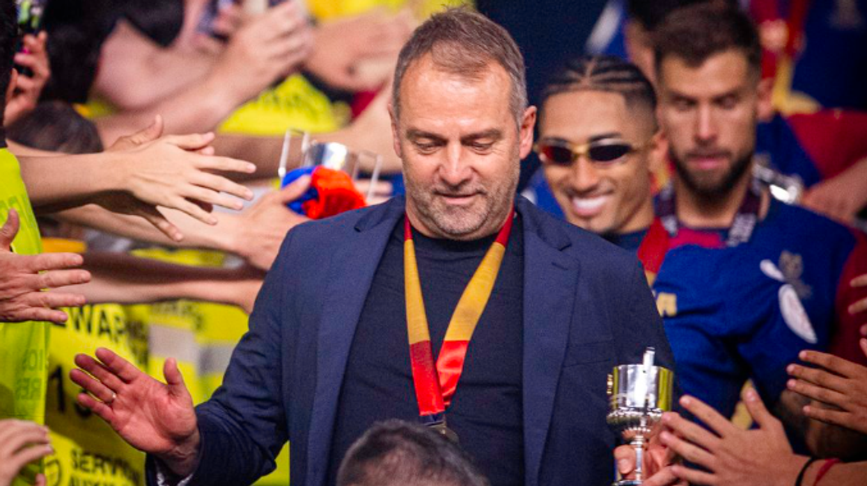 Hansli Flick flet për dy trofetë e radhës që Barcelona mbetet në garë, La Ligën dhe Ligën e Kampionëve