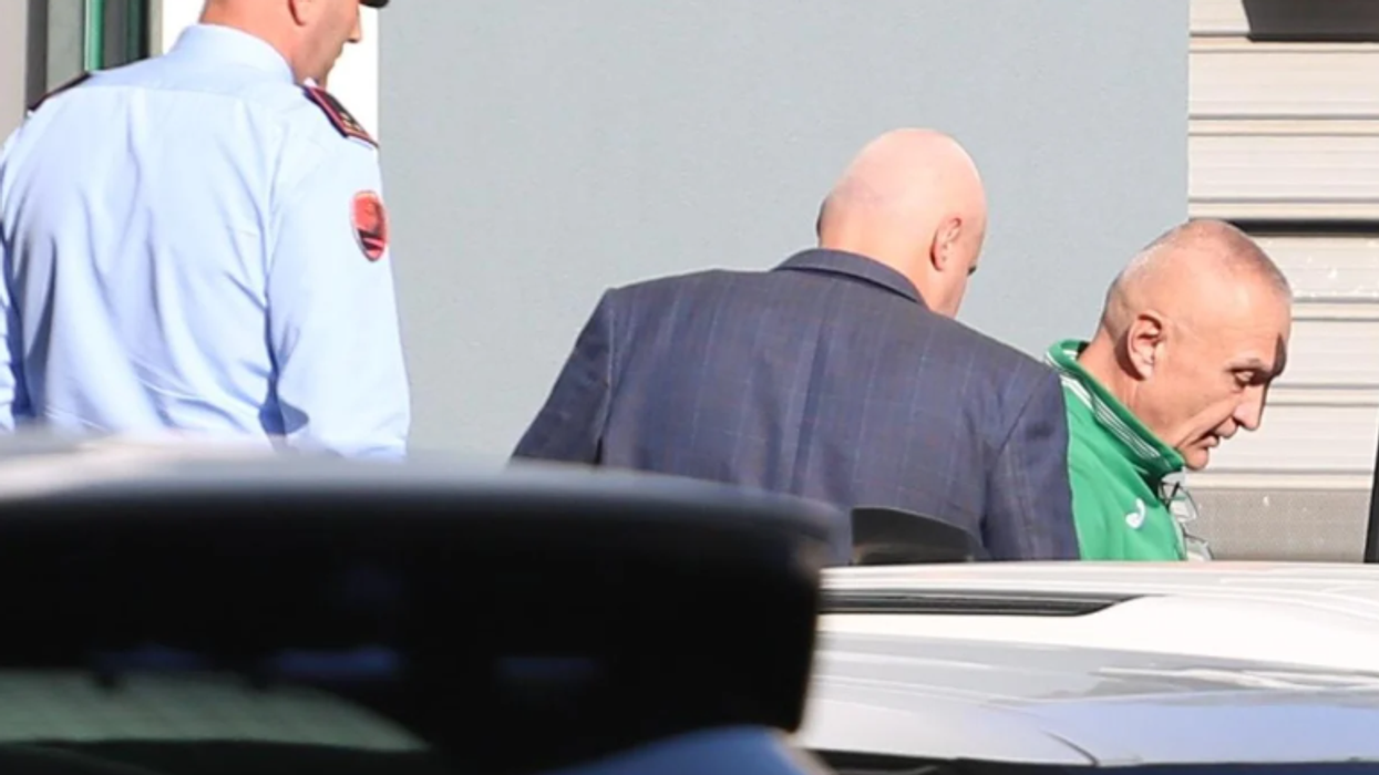 Meta voton në burg dhe dërgon mesazh politik: Vota e lirë tmerron pushtetin