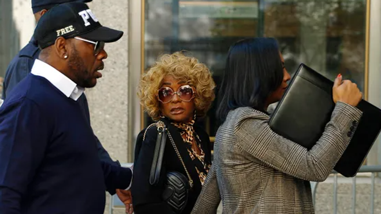 Nëna dhe fëmijët e Diddy-t e mbështetën atë në gjyqin e tij në New York