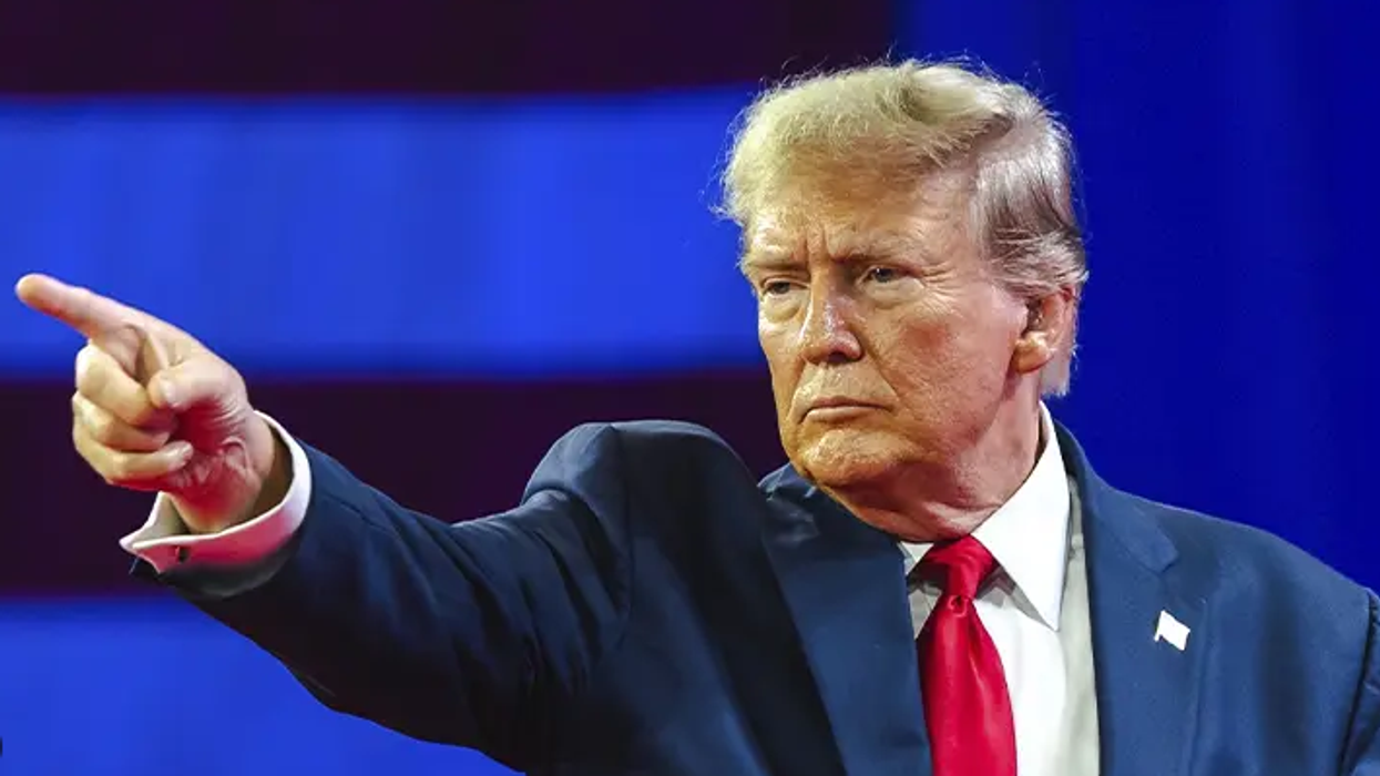 Tensione në Zyrën Ovale - Trump nervozohet dhe përzë gazetarin pasi e pyeti për aeroplanin e dhuruar nga Katari