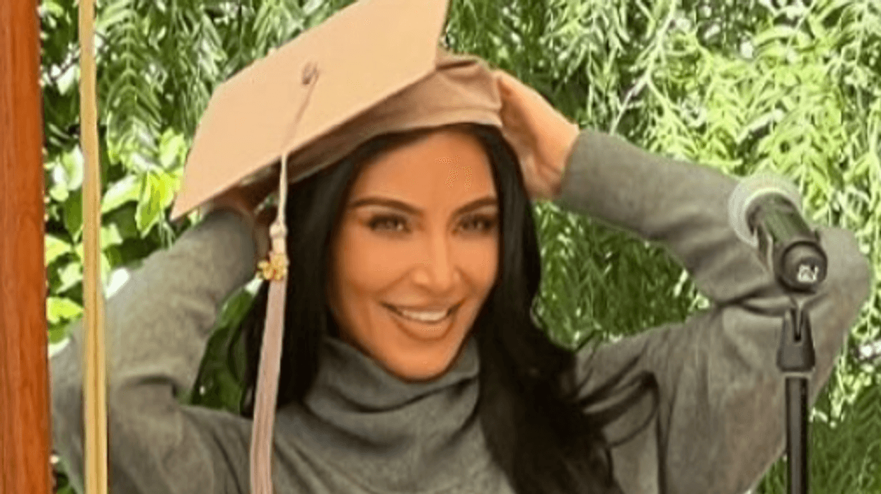 Dështoi tre herë dhe më në fund ia doli, Kim Kardashian diplomohet nga Fakulteti i Drejtësisë pas 6 vitesh