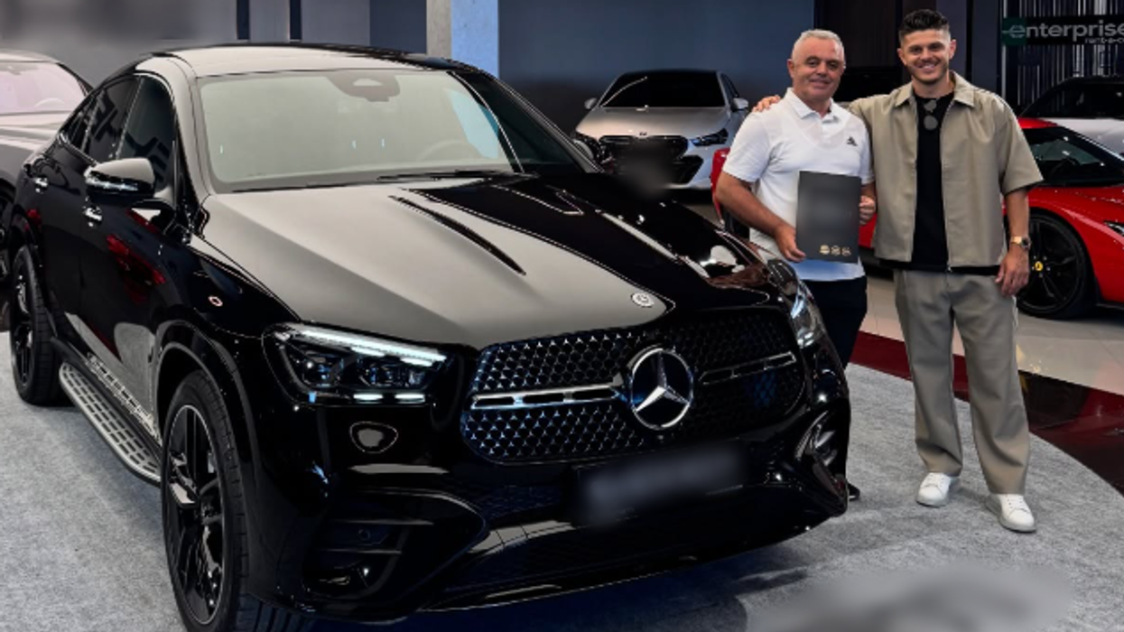 Milot Rashica i bën dhuratë babait një Mercedes GLE 450d Coupe që kushton mbi 150 mijë euro