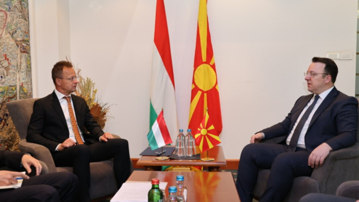 Nikolloski–Szijarto: Partneriteti i fortë me Hungarinë sjell përfitime të mëdha për Maqedoninë