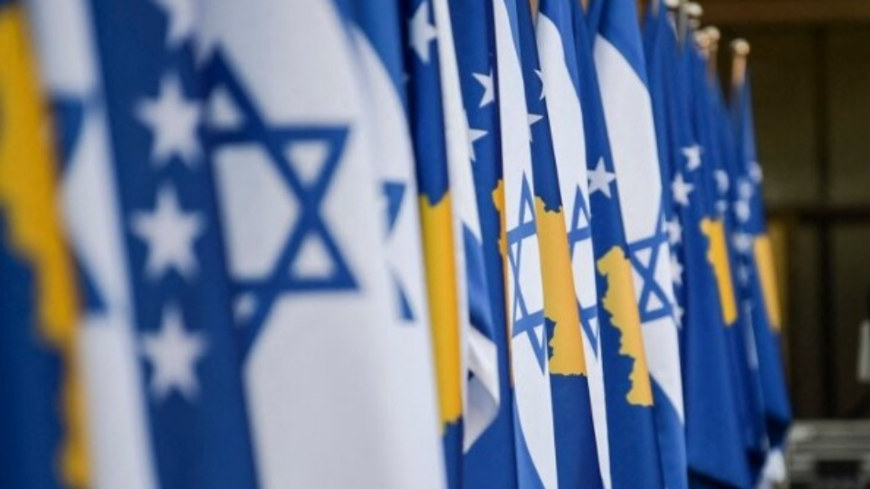 Ambasadorja izraelite: Kosova është në kontakt me qytetarët e saj në Izrael, po ofrohet ndihmë për largim të mundshëm