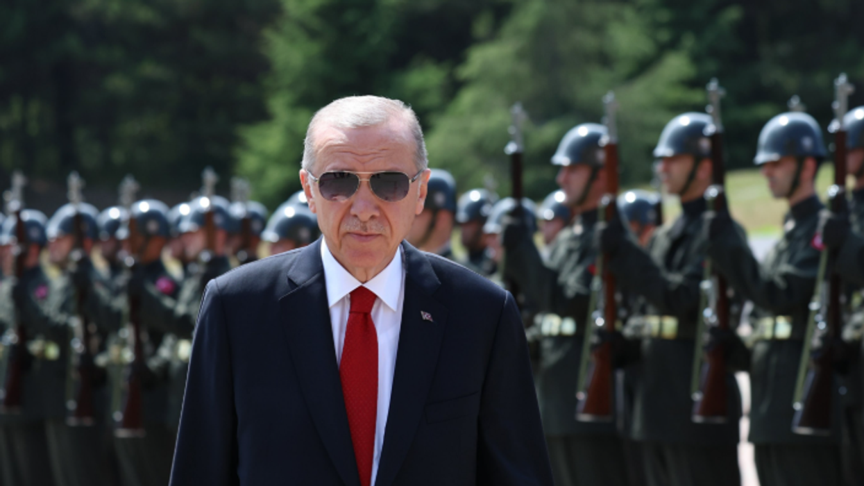 "Askush nuk do të guxojë të na sulmojë", Erdogan paralajmëron për një Turqi më të fuqishme ushtarakisht