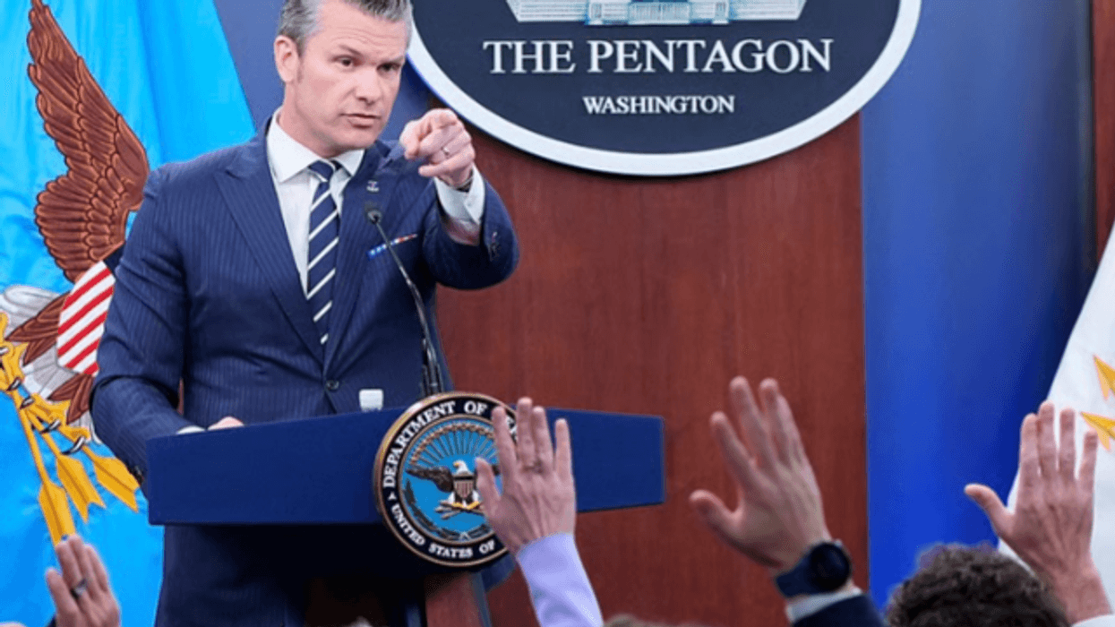 Sekretari amerikan i Mbrojtjes ngatërron Tiranën me Teheranin