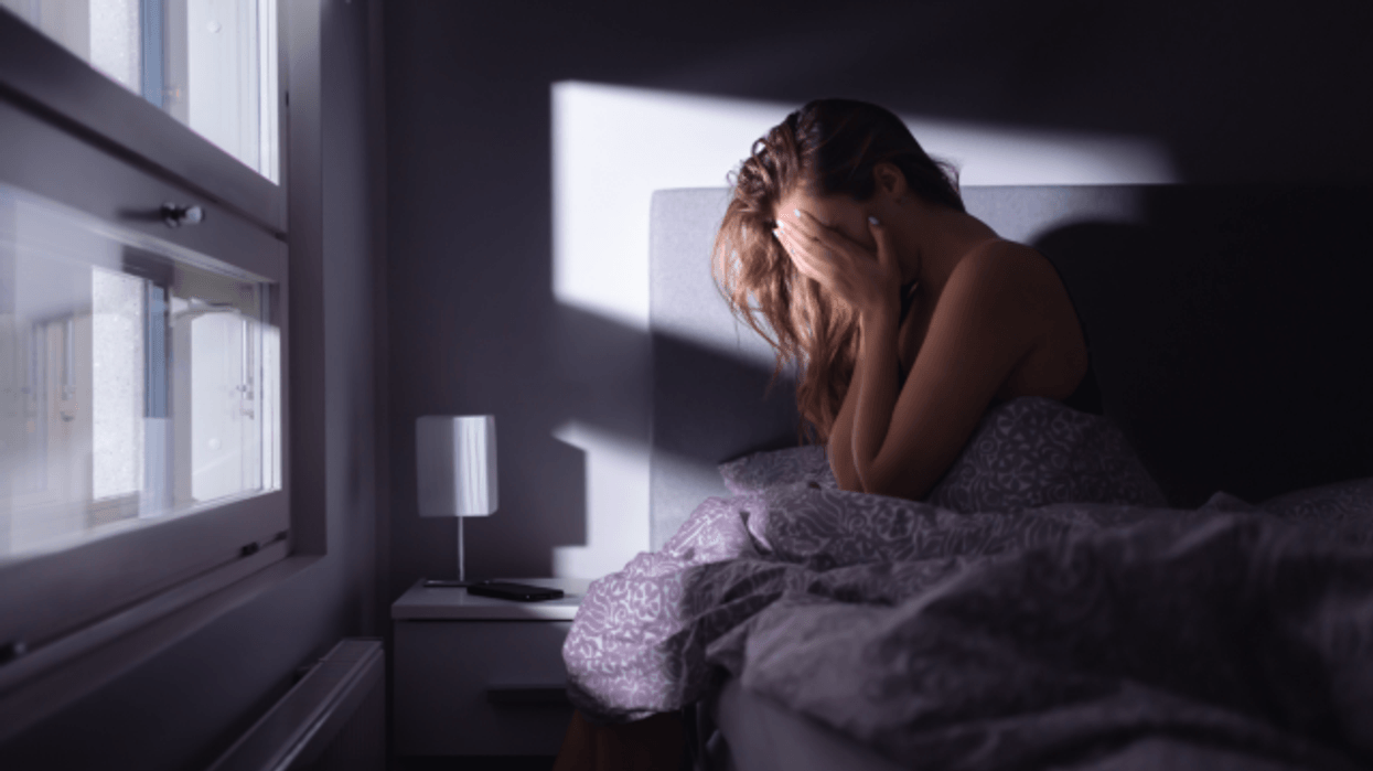 Flini në gjumë në pak minuta duke ngrënë një lugë të këtij ushqimi para gjumit