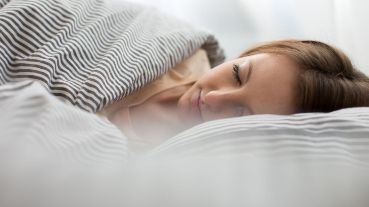 A ju pëlqen të bëni një sy gjumë pasdite? Shkencëtarët zbulojnë se si ndikojnë dremitjet e pasdites në trup dhe sa gjumë duhet të bëni