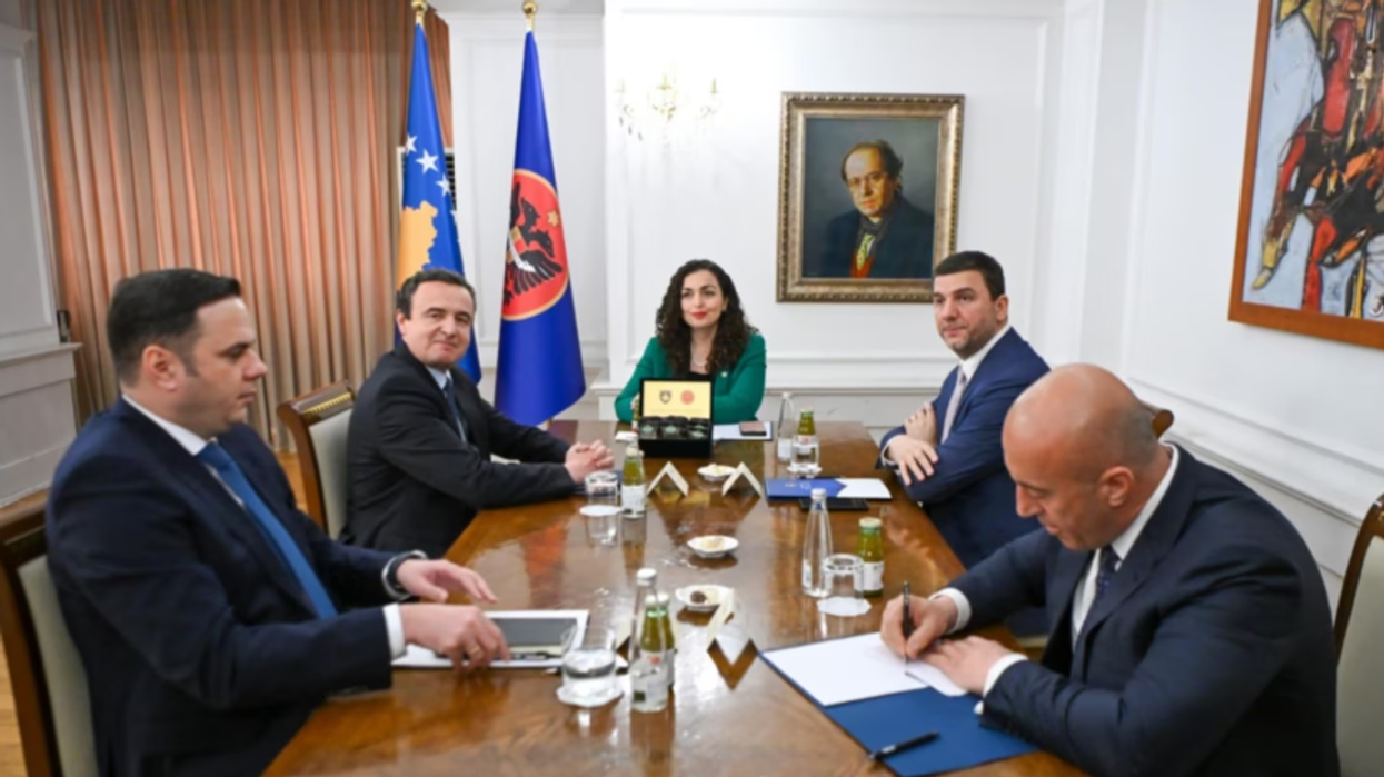 Pas takimeve veç e veç me liderët e partive politike, flet presidentja Osmani