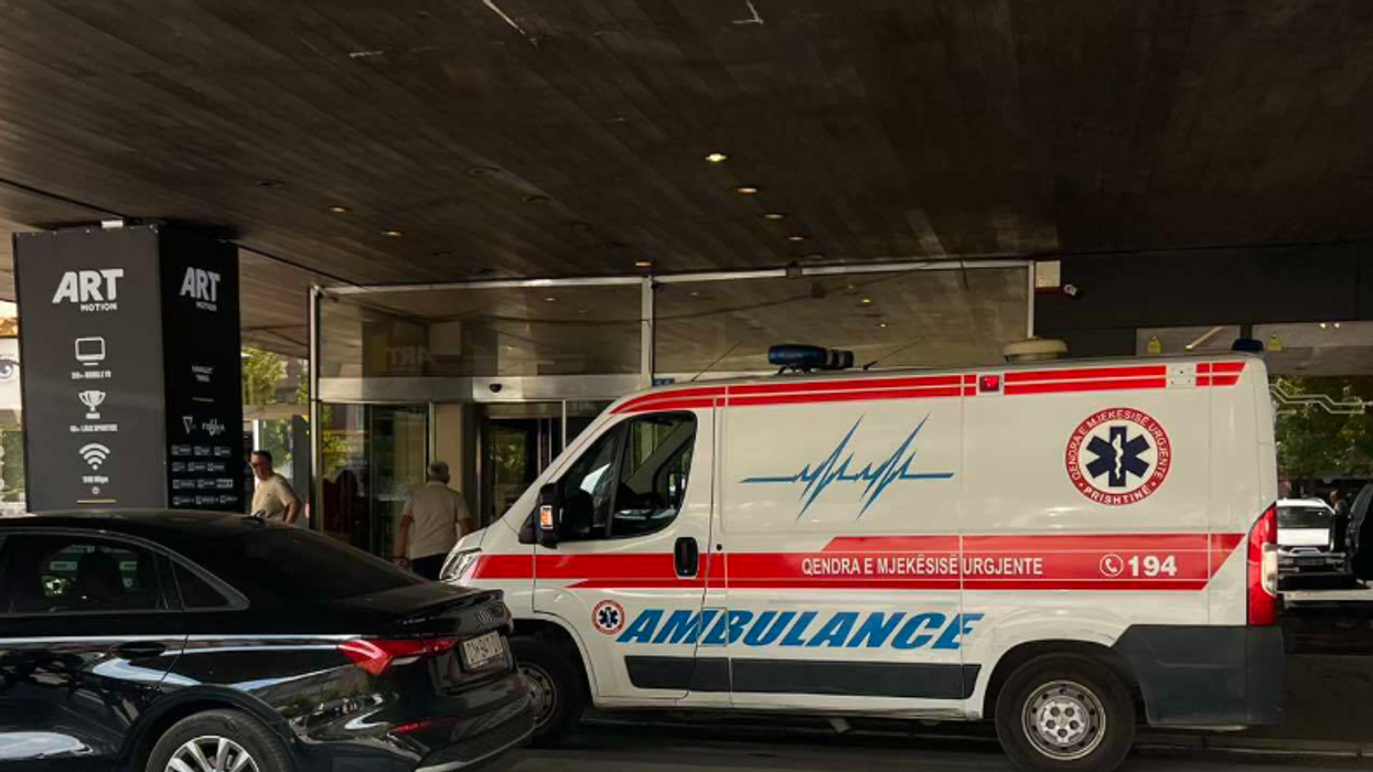 Dyshohet se një person ka rënë nga lartësia e hotelit 'Grand' në Prishtinë