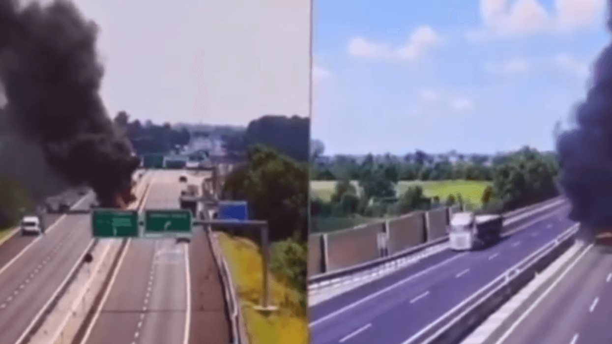 Autostrada italiane në zjarr pas përplasjes së aeroplanit të vogël, të paktën dy të vdekur