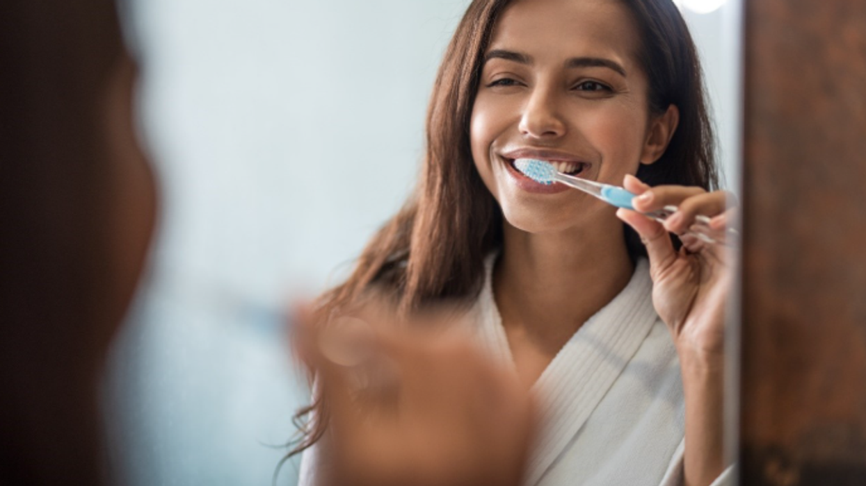 Gabimi që keni bërë të gjithë në pastrimin e dhëmbëve – koha e duhur për ta bërë këtë