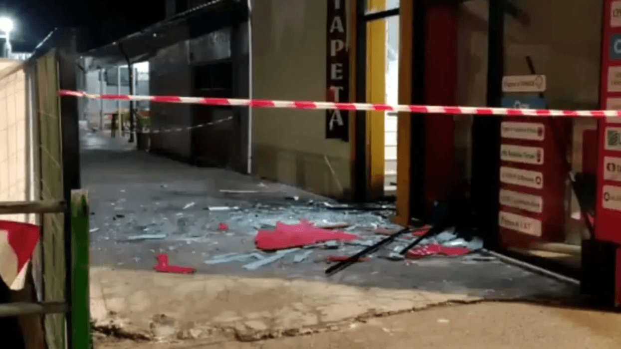 Shpërthim në Tiranë, dëmtohen disa automjete