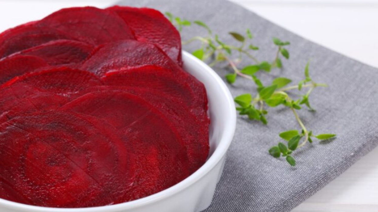 Një gastroenterolog zbuloi se cilat 3 lloje perimesh duhet të hahen për shëndetin e mëlçisë