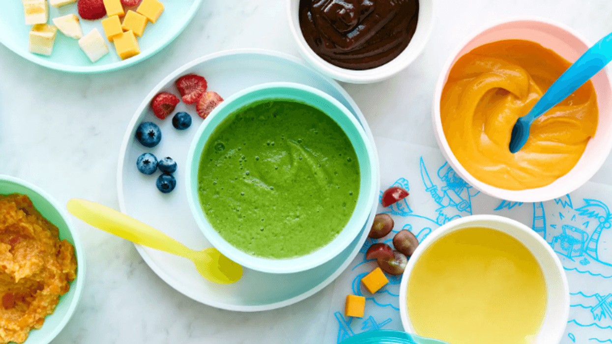 Këto janë ushqimet që duhet të kufizoni kur i jepni ushqime të ngurta fëmijës suaj