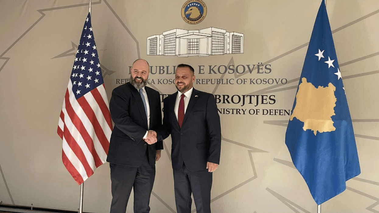 Përfundon takimi me Osmanin, Baker pritet me nderime nga Maqedonci