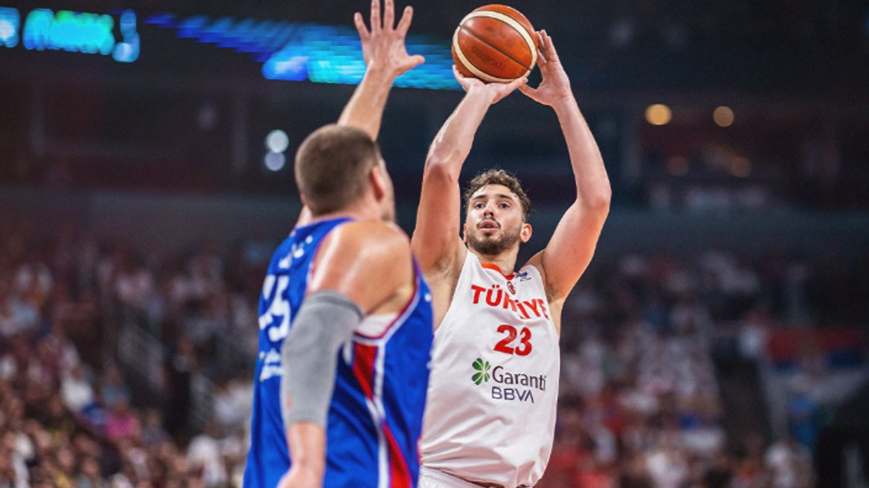 Turqia mposht Serbinë për pozitën e parë - Osmani dhe Spahiu kontribuuan në fitore