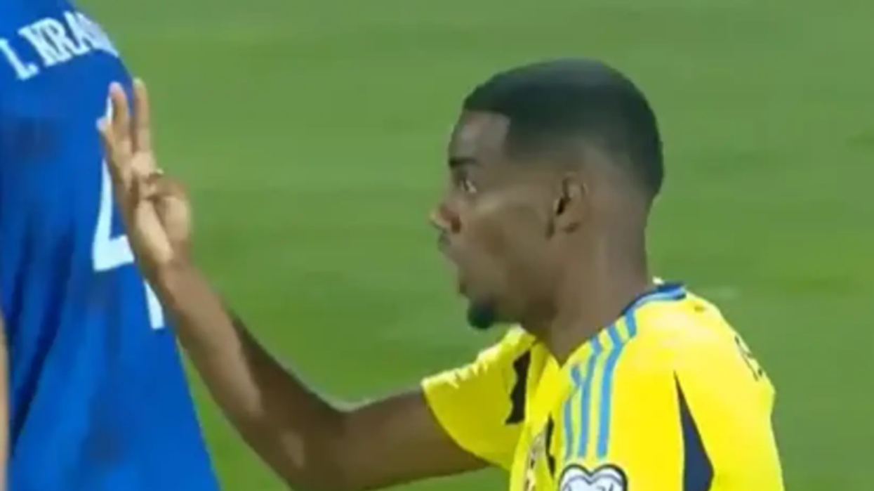 Isak bëhet viral duke numëruar “rregullin e 8 sekondave” për portierin në humbjen ndaj Kosovës