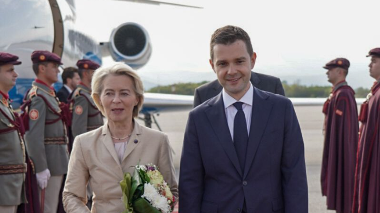 Mucunski pret Ursula von der Leyen: Pres konfirmim të mbështetjes për procesin eurointegures të Maqedonisë Mucunski pret Ursula von der Leyen: Pres konfirmim të mbështetjes për procesin eurointegures të Maqedonisë