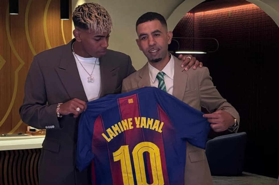 "Unë mbledh kuti dhe i shes për tetë centë për kilogram" - babai i Yamalit nuk e ka problem që i biri e mbështet