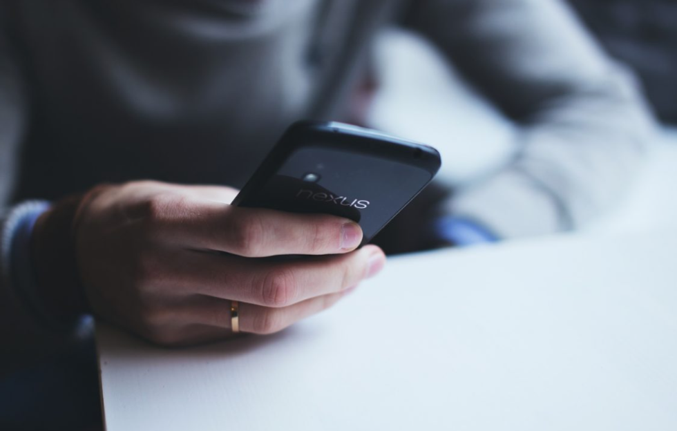 Nuk i ktheu telefonat zyrtarë, kallëzim penal ndaj ish-drejtoreshës së një shkolle të mesme në Kumanovë