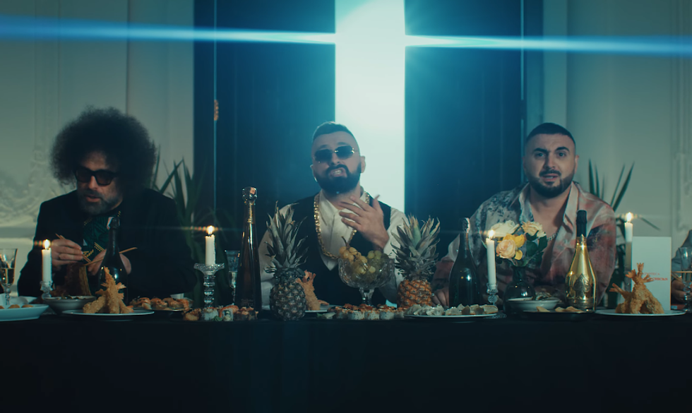 Majk, MC Kresha dhe Gjiko vijnë me këngën e re “Gotat nalt”