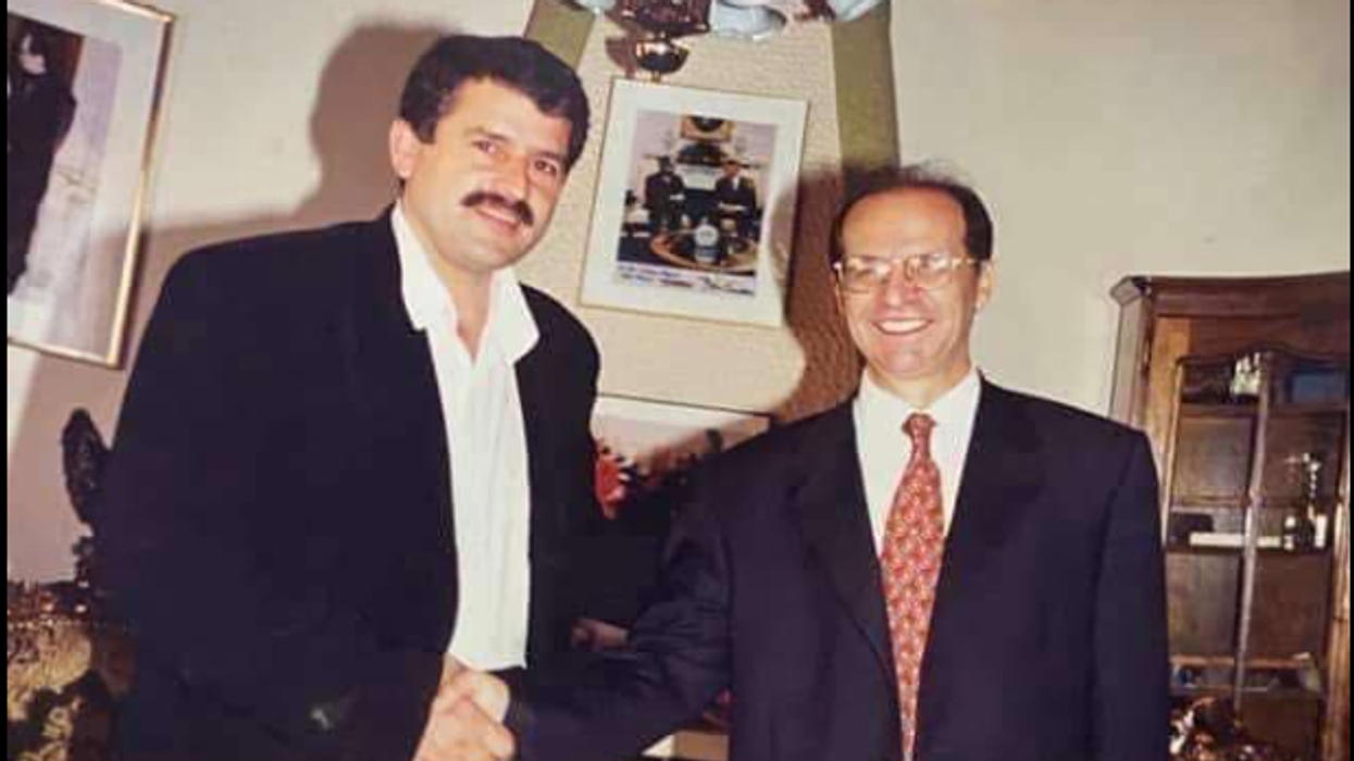 Agim Veliu sërish jashtë listës së LDK-së, reagon me mesazh simbolik përmes një fotografie me Ibrahim Rugovën