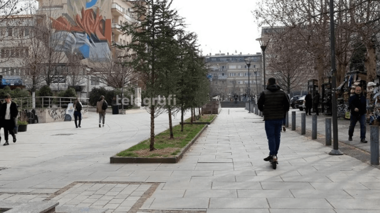 Mot me vranësira dhe me diell, temperatura deri në 12 gradë Celsius Mot me vranësira dhe me diell, temperatura deri në 12 gradë Celsius