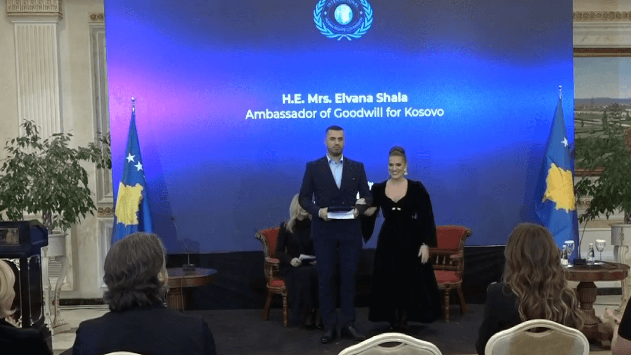 Diskutim diplomatik dhe darkë bamirësie, Elvana Shala ngre zërin për të drejtat e njeriut Diskutim diplomatik dhe darkë bamirësie, Elvana Shala ngre zërin për të drejtat e njeriut