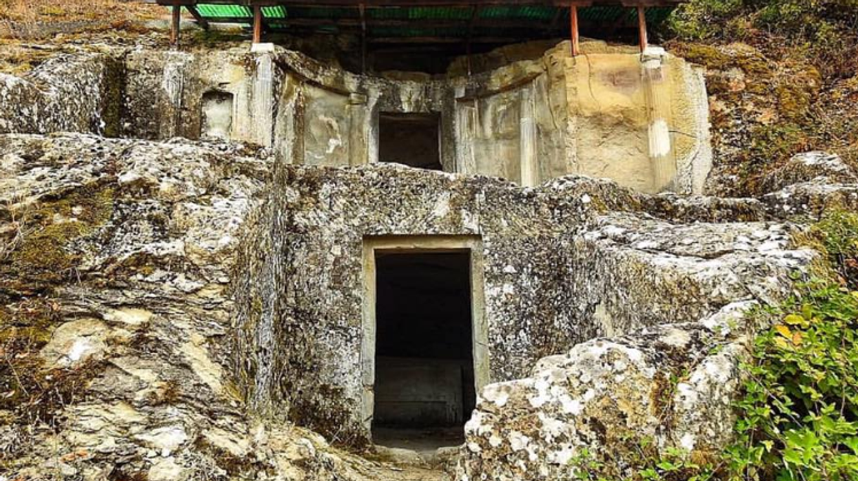 Gërmime për thesare në varret ilire mbi 2 mijë vjeçare në Pogradec, ndërhyn policia