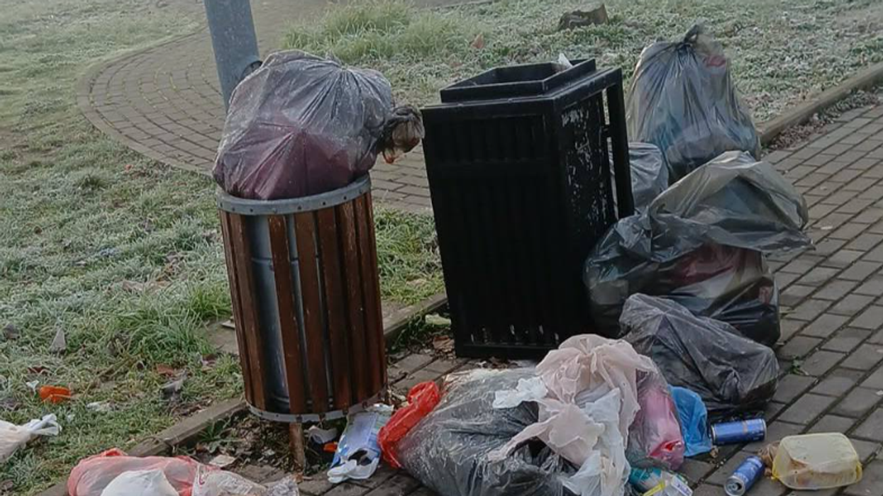 NPL “Kastrioti” apel qytetarëve për përdorimin e duhur të shportave të vogla të mbeturinave